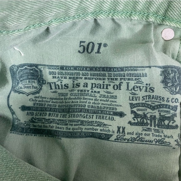 Levi's 501 Original Denim Button-Fly Jean Shorts Size 32 Green Raw Hem Cut-Off - Picture 5 of 13